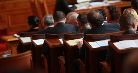 Депутати и министри без заплати до края на извънредното положение