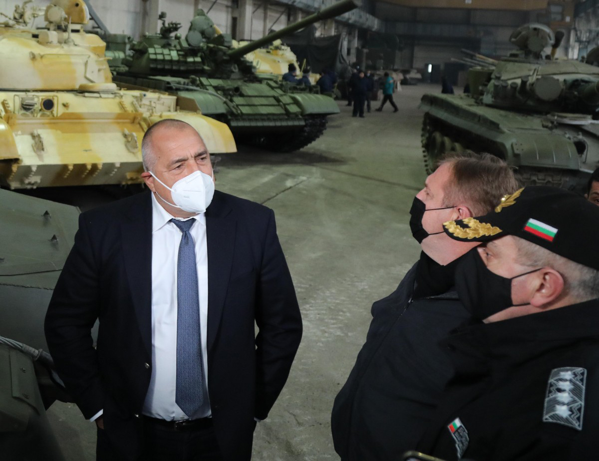 Военни хеликоптери стават линейки (обзор)