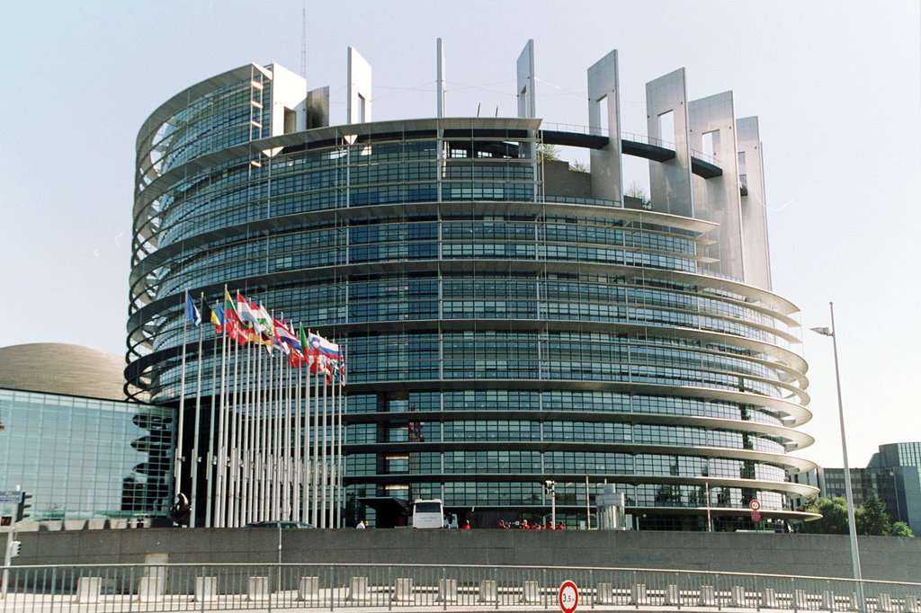 Сградата на Европарламента в Страсбург може да стане център за тестване за COVID-19