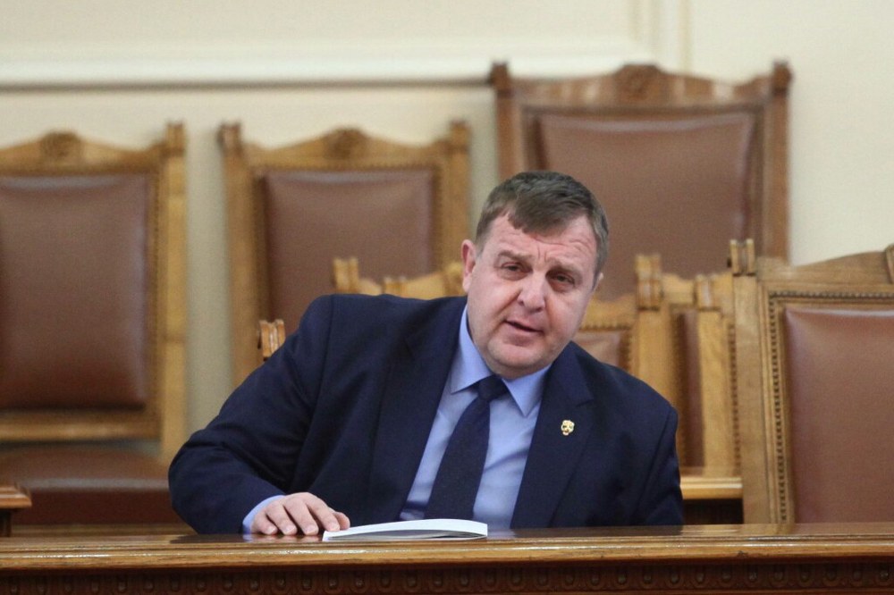 Вицепремиерът Каракачанов предлага забрана за внос на чужди земеделски продукти в сезона до изчерпване на българските