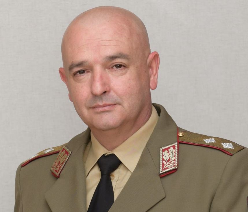 Ген. Мутафчийски: Навсякъде градовете са пусти, в България - все по-пълни
