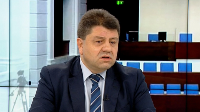 Прокурорите против да има разследващ на главния (обзор)