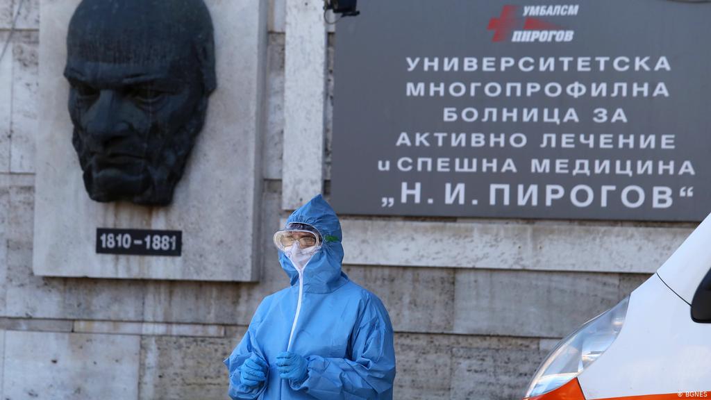 120 студенти за седмица са пожелали да станат доброволци в Covid-отделения