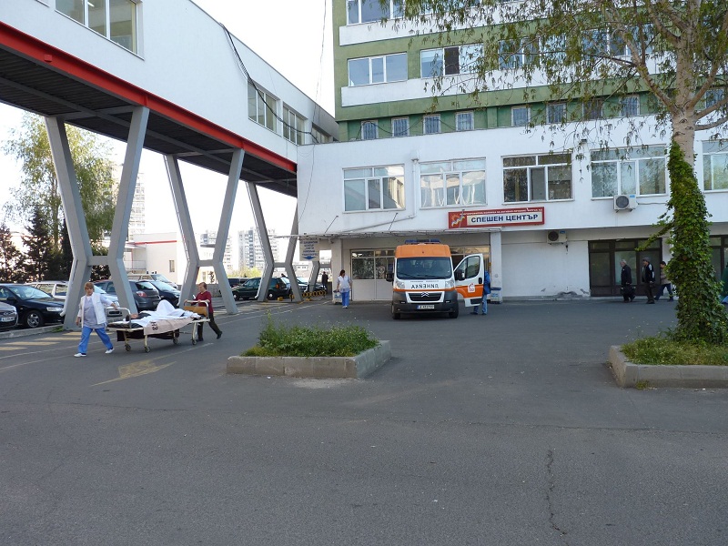 УМБАЛ-Бургас за починалия млад мъж: Не приемаме упрека за насаждане на вина, над 4 часа се борихме да му помогнем