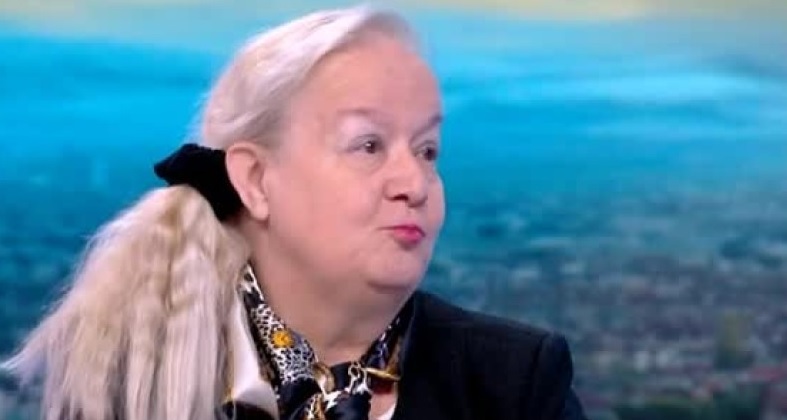 Алена: 2021 г. може да донесе разруха, ако не внимаваме с думите си