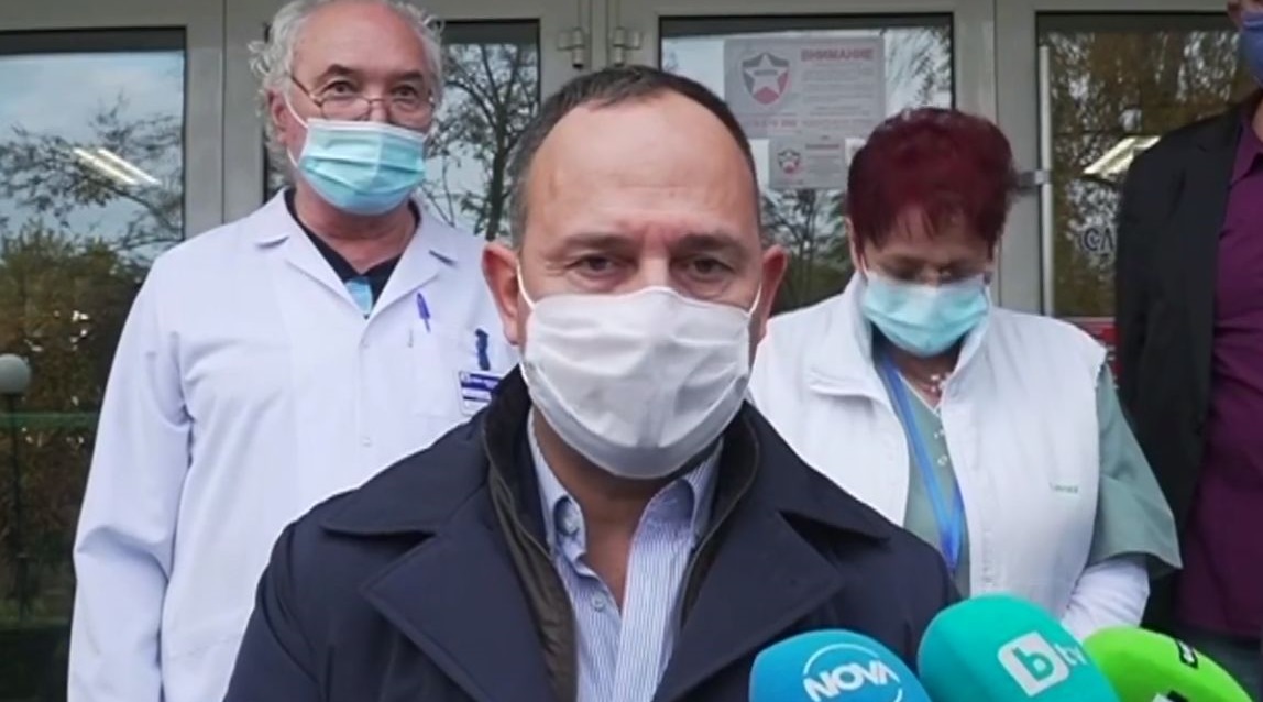 Шефът на УМБАЛ „Св. Георги“ в Пловдив: Единият от пациентите е стоял почти през цялото време в линейката, не е бил на стълбите
