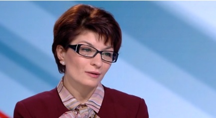 Десислава Атанасова за Радев: Грубо нарушение на международния етикет и протокол е да твърдиш, че си жертва на конспирация