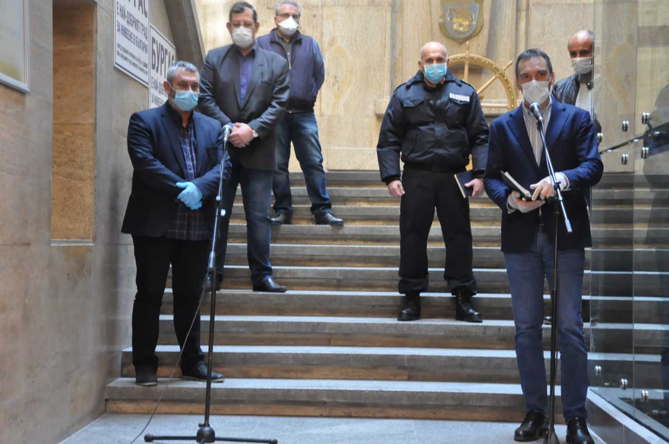 Ново огнище на коронавирус: 49 заразени в цех в Айтос