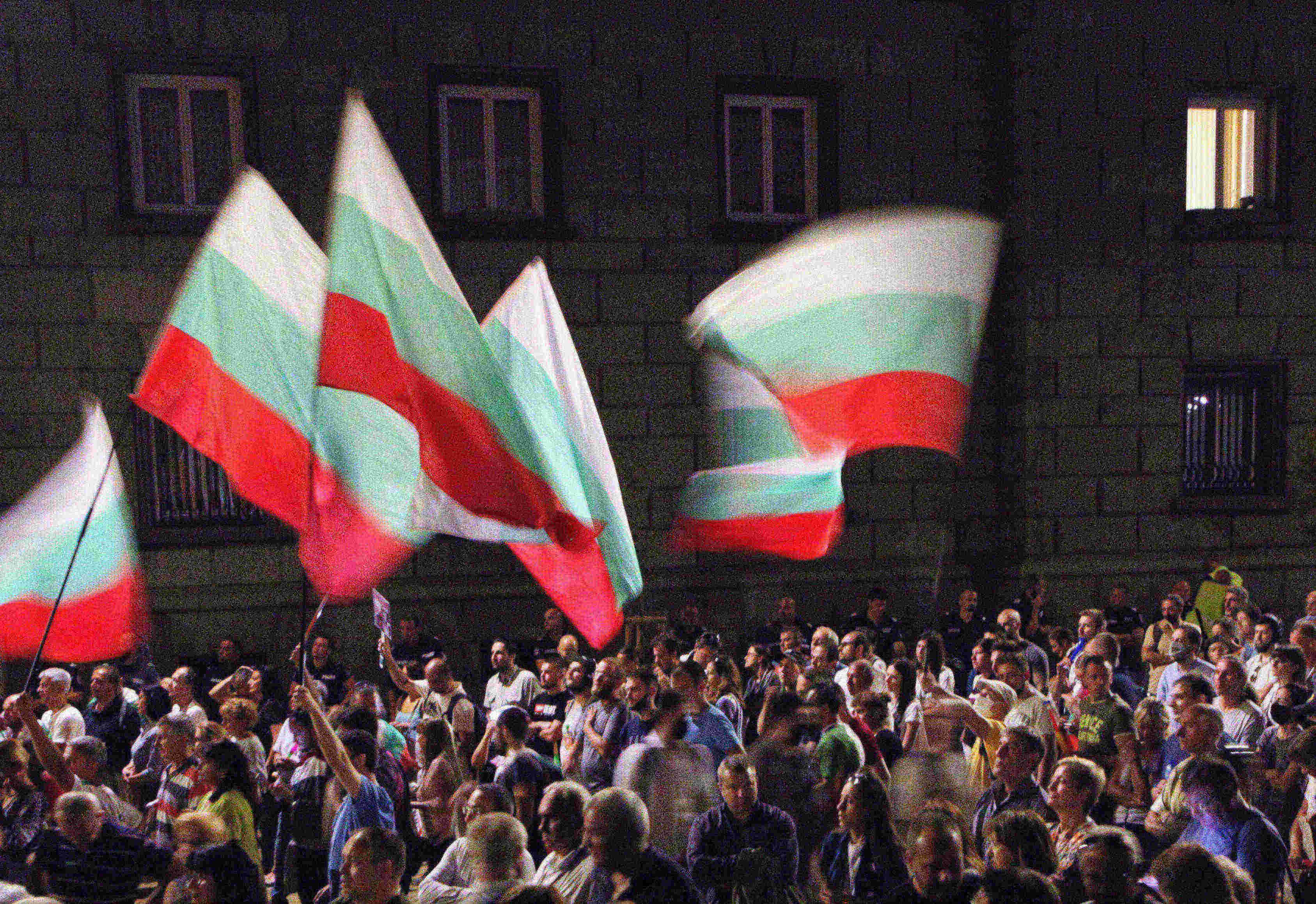 82-ра вечер на антиправителствени протести в София