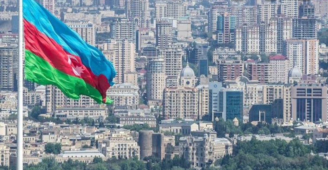 Баку: Азербайджанската армия не извършва нападения срещу цивилни