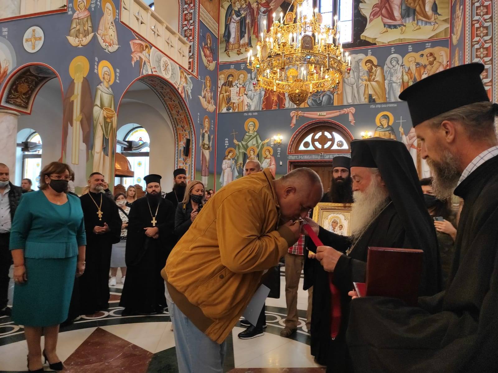 Глобяват БСП, партията на Цветанов и Борисов за нарушаване на противоепидемичните мерки