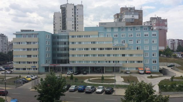 Мъж крещи и плаши с пистолет лекари в бургаска болница