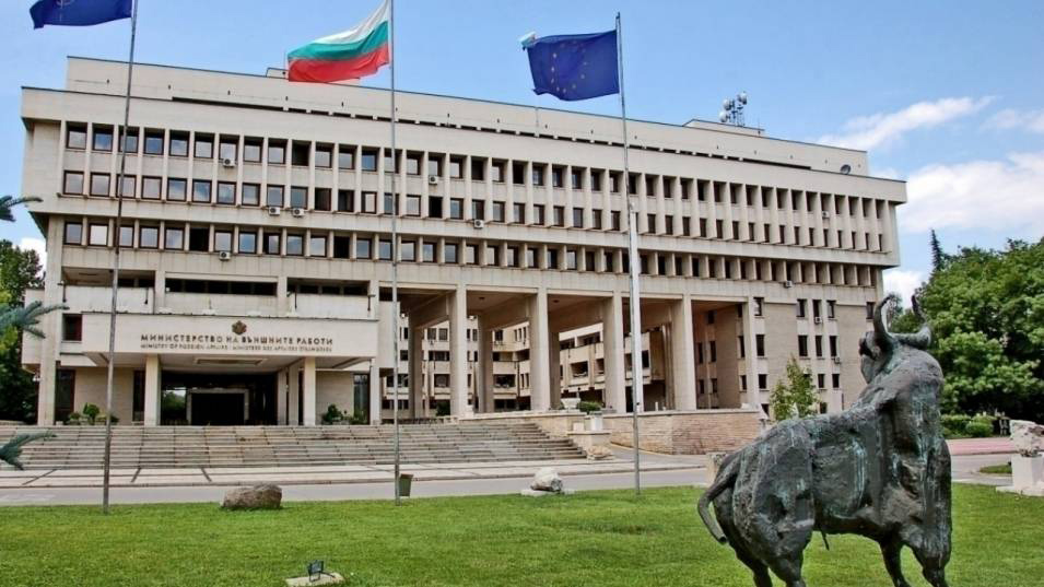 Вдигат заплати на експерти в културата и дипломати
