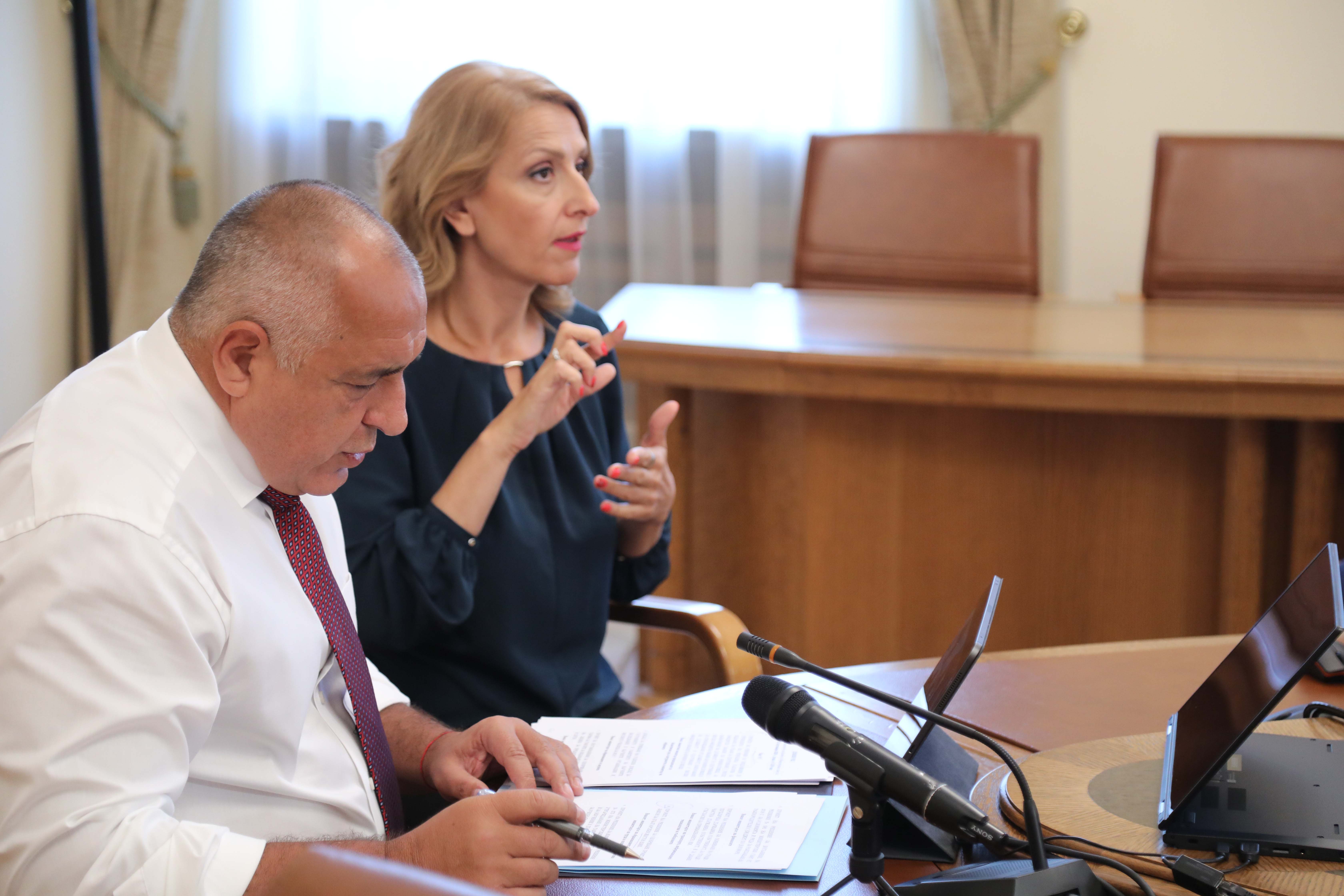 Премиерът Борисов: Предлагаме създаването на Закон за българския жестов език