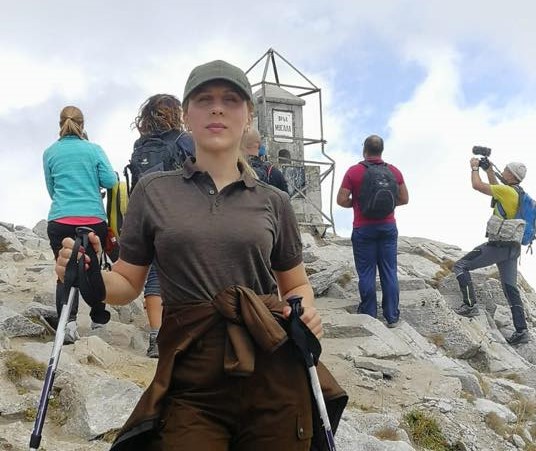 Министърът на туризма Марияна Николова изкачи връх Мусала