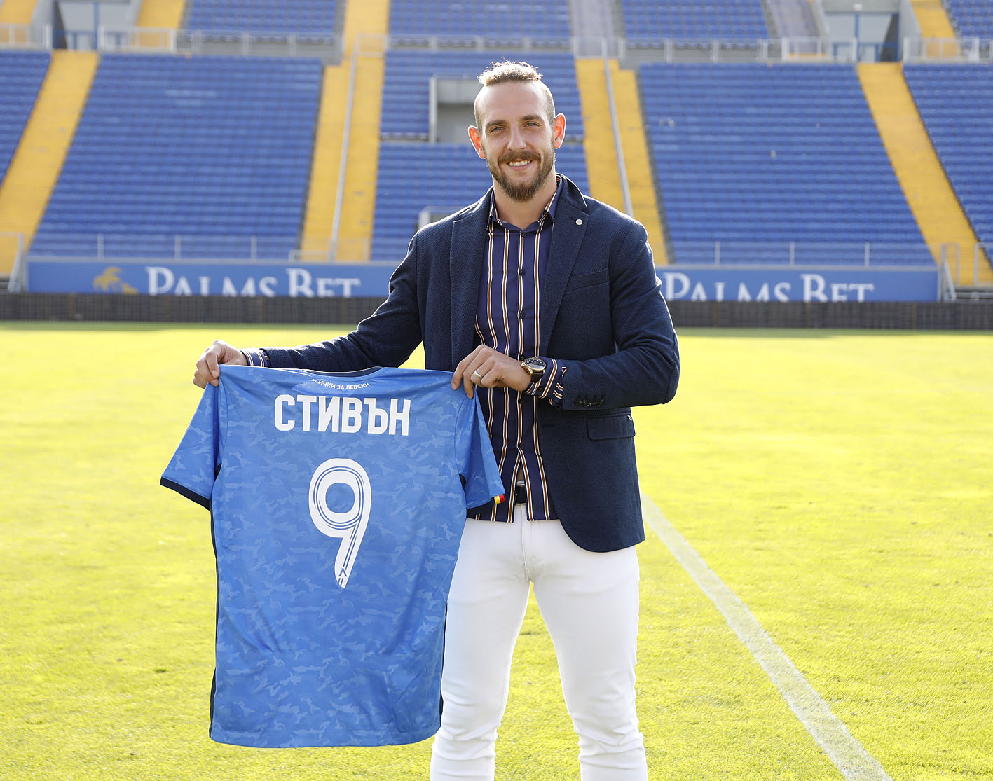 Стивън Петков е футболист на "Левски"