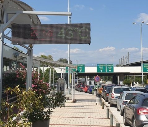Опашки се заформиха и на влизане в България от Гърция