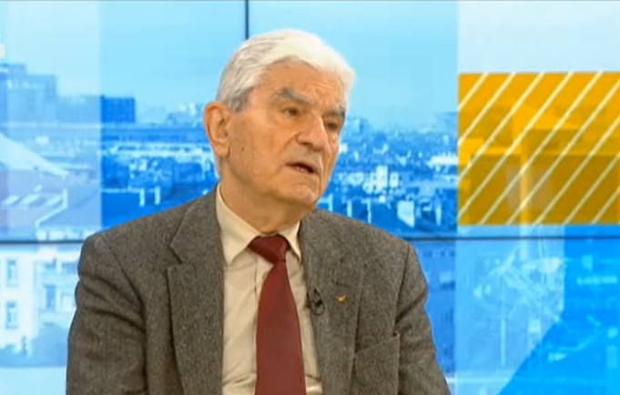 Акад. Богдан Петрунов: Дори при 50% ефективност на ваксината, тя ще допринесе за изграждането на колективния имунитет