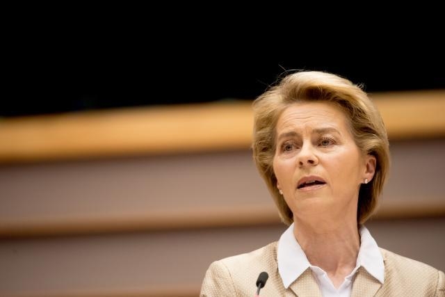 Урсула фон дер Лайен: ЕС вече е осигурил около два милиарда дози ваксини срещу коронавирус
