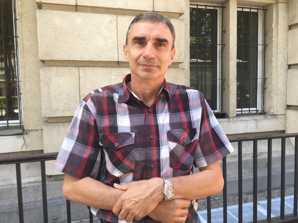 Доц. д-р Георги Чанков, преподавател по международни отношения в УНСС, пред „Труд“: На “Орлов мост” тече вежлив дебат за свободните места върху дръжката на лъжицата