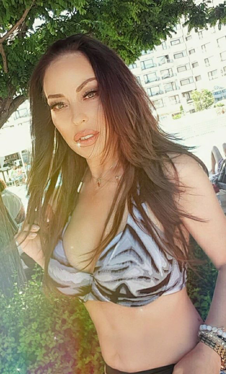 Ивана на почивка с ново гадже