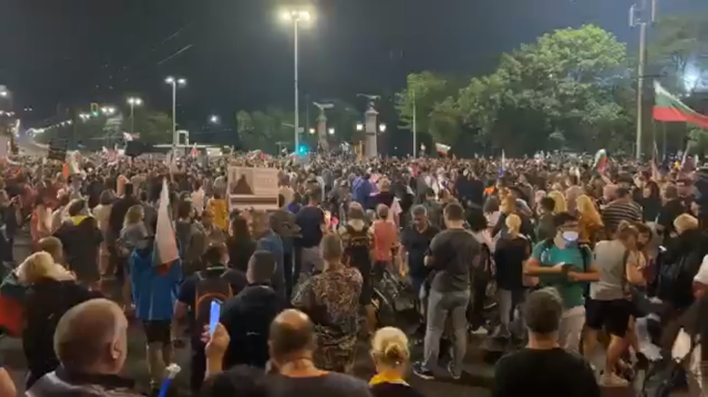Протестиращи отново блокираха Орлов мост