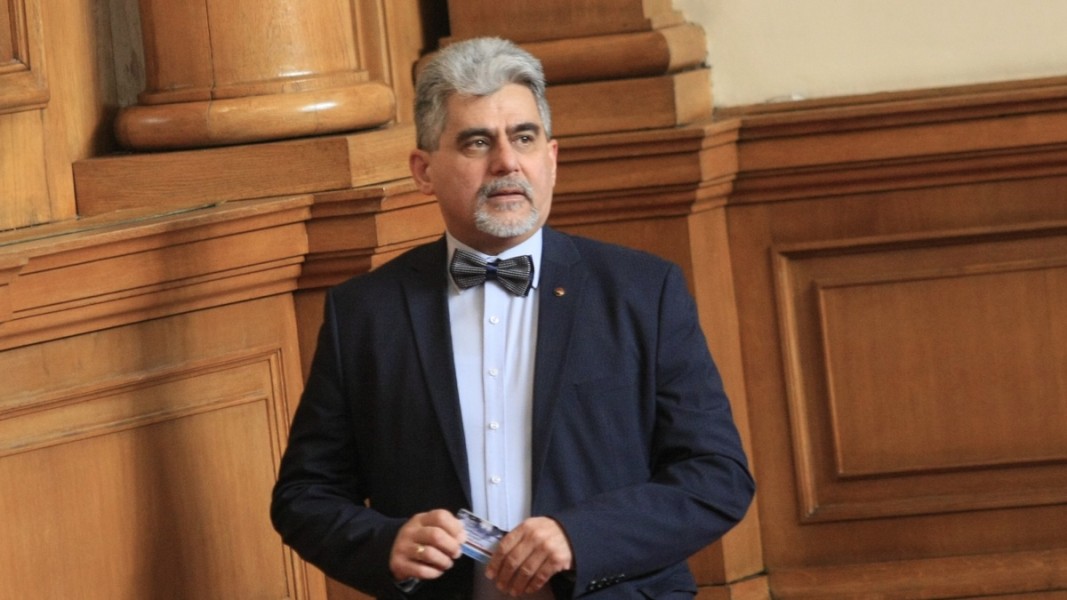 Доц.Милен Михов, депутат от ВМРО:   Едрите земевладелци със собственост над  20 000 дка трябва да бъдат обложени с данък