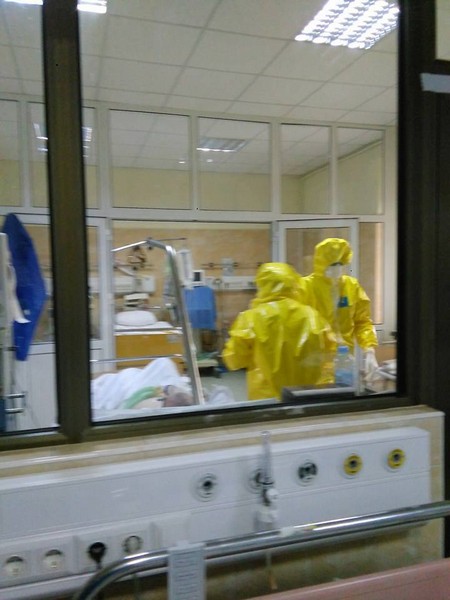 Почина жена от COVID-19 в Благоевград, отделенията пълни в Пиринско