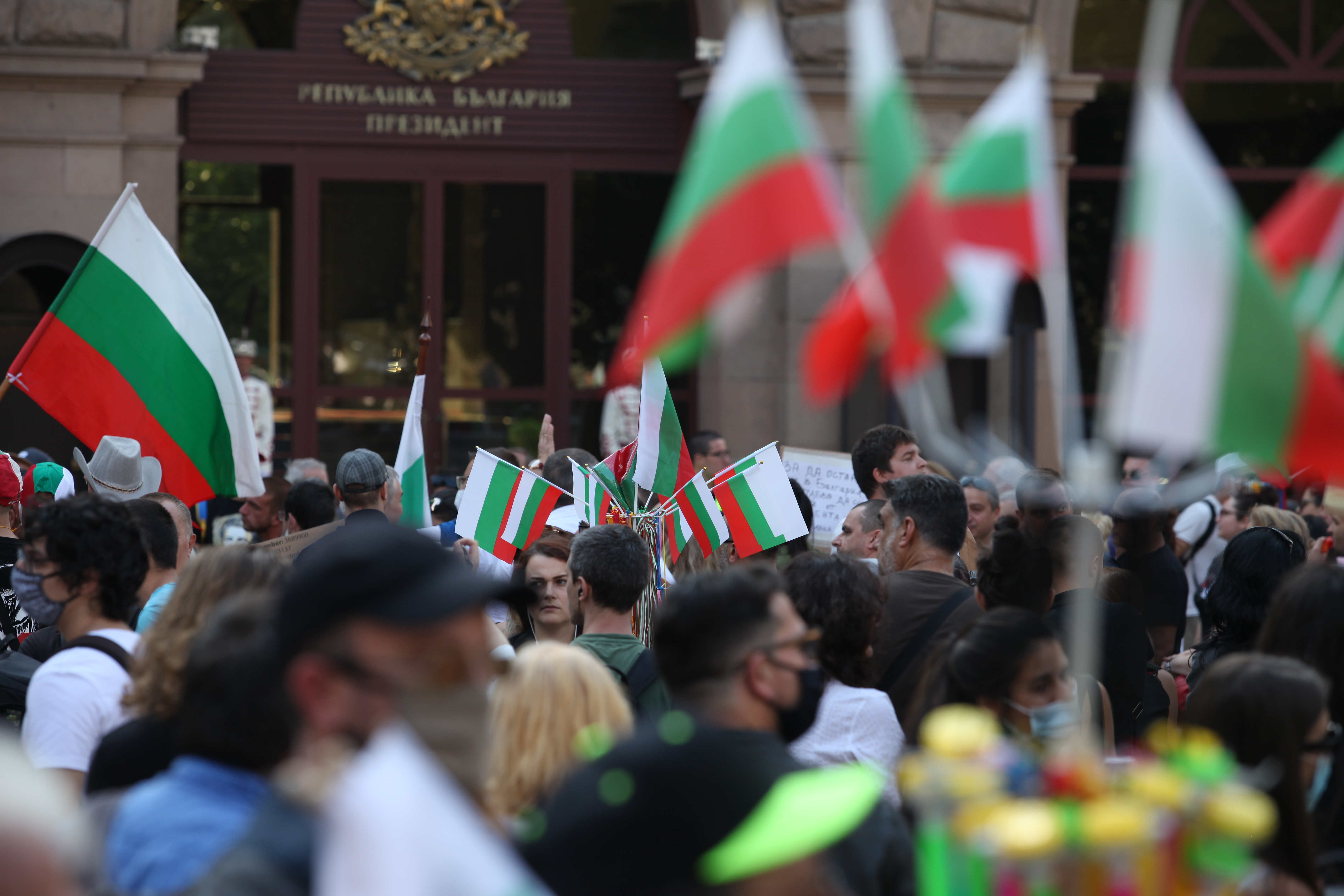 16 ден на антиправителствени протести