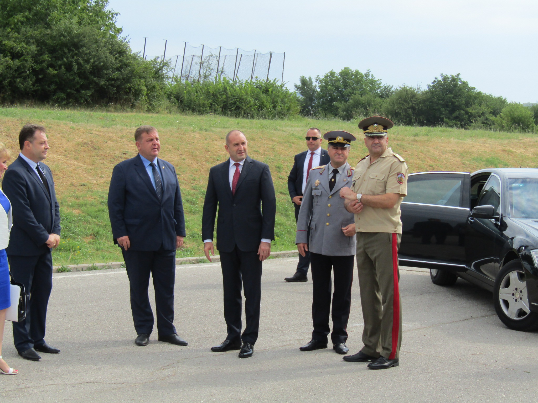 Министър Красимир Каракачанов:  ВМРО настоява за еднократна финансова помощ за най-засегнатите от пандемията