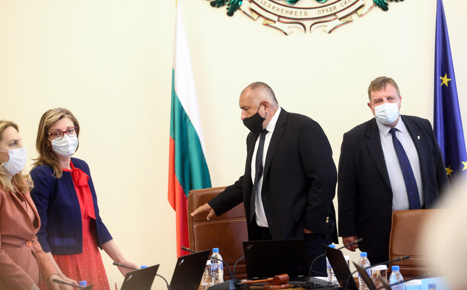 Стадионите пред затваряне