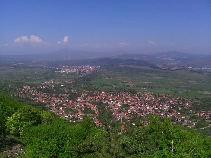 Оглеждат имоти в село край Дупница
