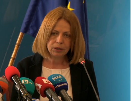 Фандъкова: Ще удвоим екипите, проверяващи за носене на маски в градския транспорт