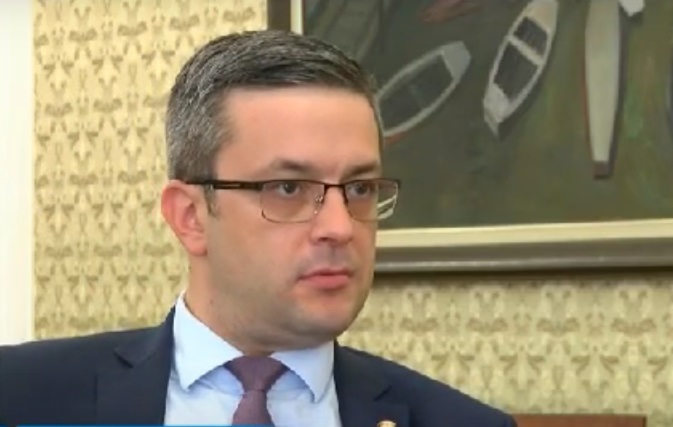 Тома Биков: Президентът винаги търси начин да е на различно мнение