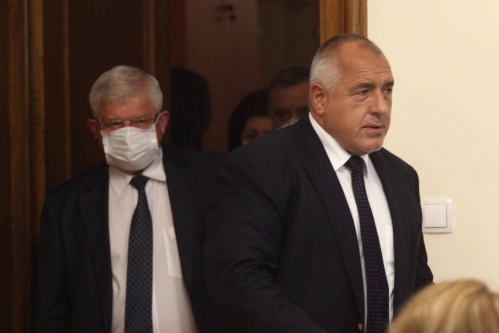Правителството удължава извънредната епидемиологична обстановка до края на юни