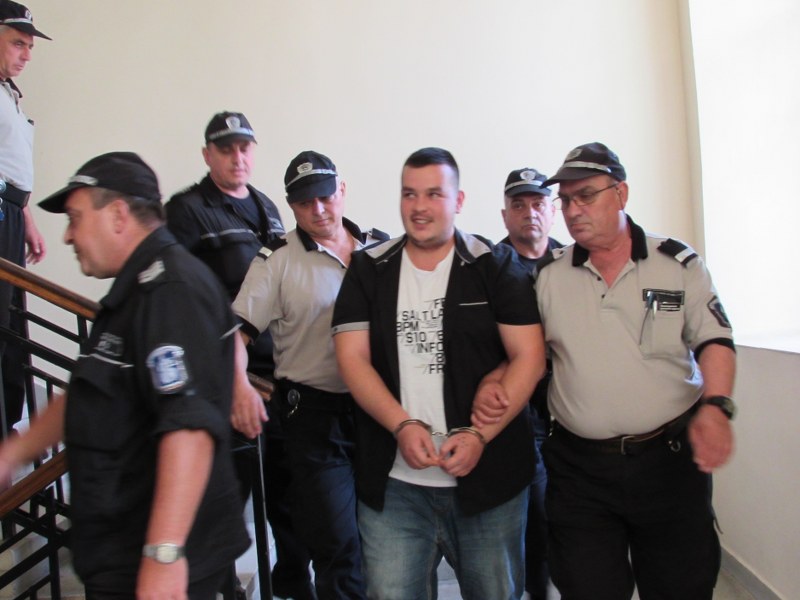 Над 1 млн.лв. искове предявиха близки на зверски убит