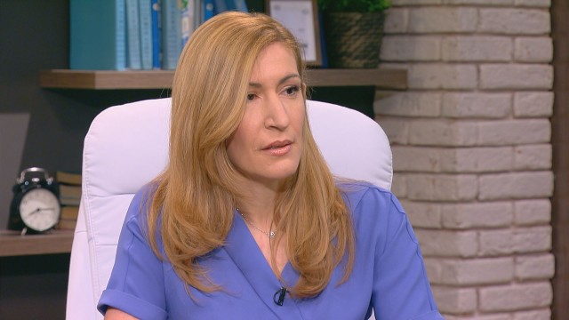 Министър Ангелкова: От 1 юни ще отворят заведенията на закрито