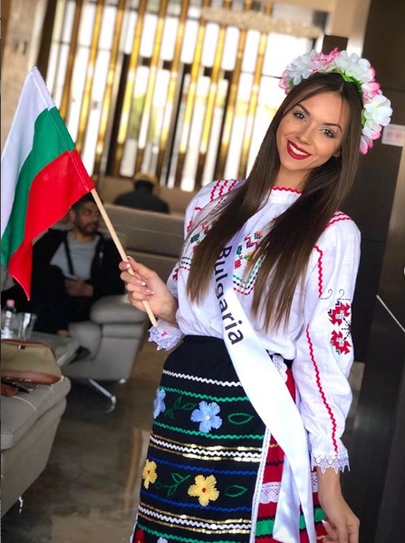 "Мис България 2018" завърши гимназия с пълно отличие