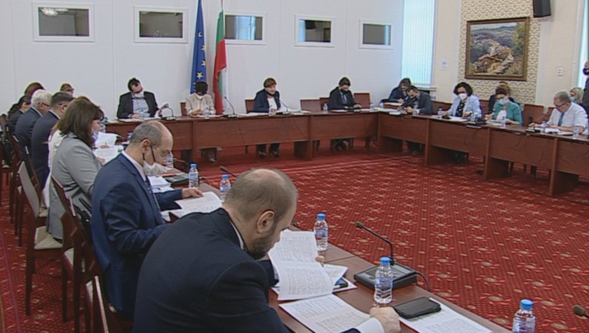 Правната комисия в НС реши: Правителството ще обявява извънредна епидемична обстановка
