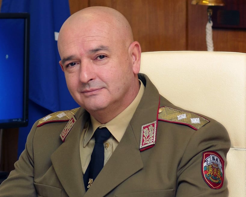 Ген. Мутафчийски на 6 май: Днес воините отново са на предния фронт, но в болниците, изправени пред COVID-19