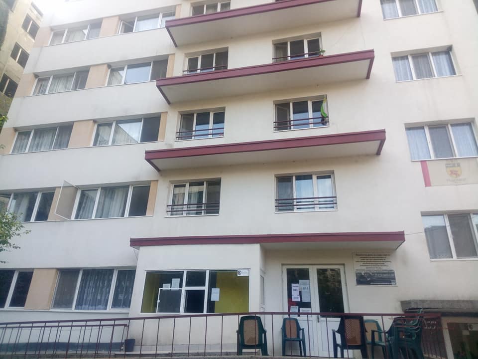 Четирима са заразените с коронавирус в дома за стари хора в Радомир