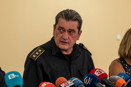 Николай Николов: В складовете на БЧК разтоварват 5 камиона с предпазни средства от Турция