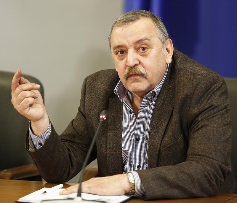Проф. Кантарджиев: Изследваме за коронавирус и кръвни проби, дадени по други поводи