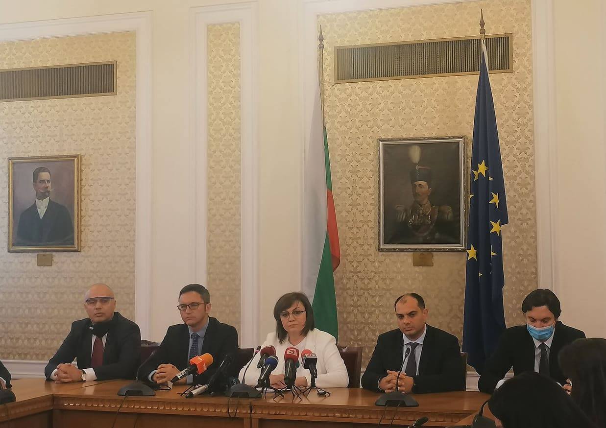 Корнелия Нинова: Борисов се скри от въпросите на българите и се подигра с техните тревоги