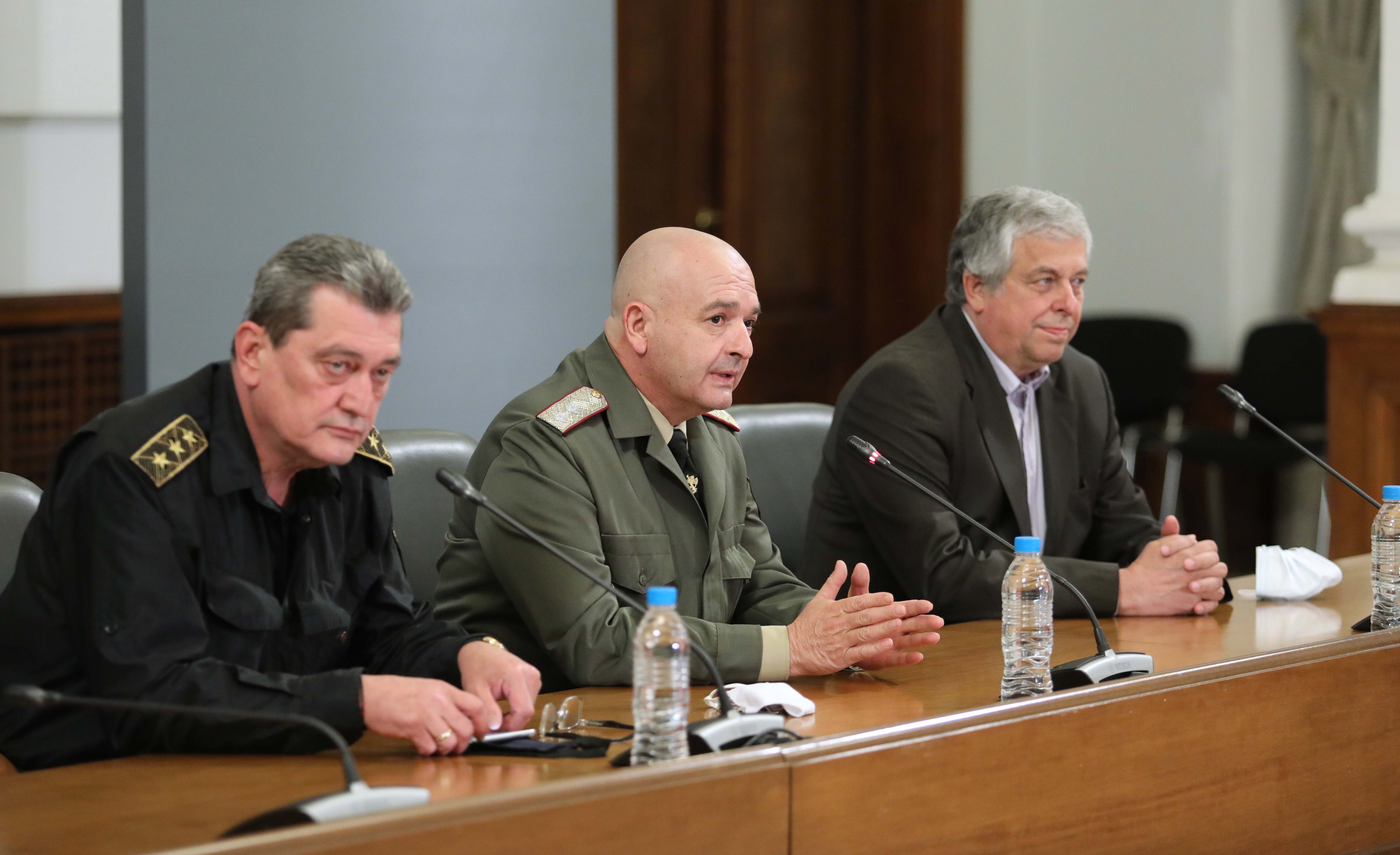 Властта свика извънреден брифинг, за да увери, че няма опасност от радиация от пожара край Чернобил (ВИДЕО)