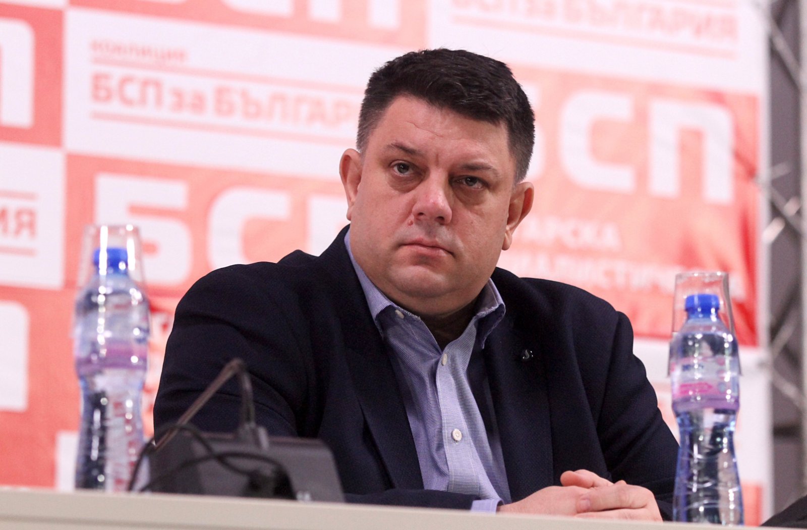 Атанас Зафиров към Каракачанов: Волът като рие, на гърба си хвърля