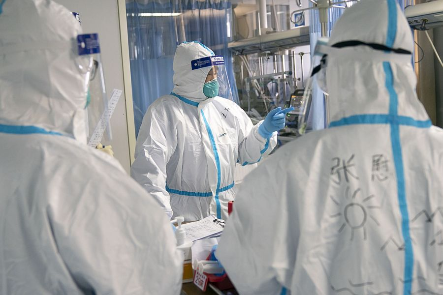 Китай съобщи за 6 нови смъртни случая от коронавирус и 35 заразени, "внесени" от чужбина