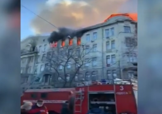 14 души са безследно изчезнали след пожар в колеж в Одеса (ВИДЕО)