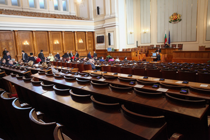 Парламентът продължава гледането на Бюджет 2020