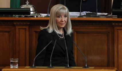 Министър Аврамова призова за по-суров режим на водата в Перник
